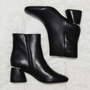 DKNY Ankle Boots Booties 9.5 Black Leather & Silver Caleena Heeled Boots NIB
